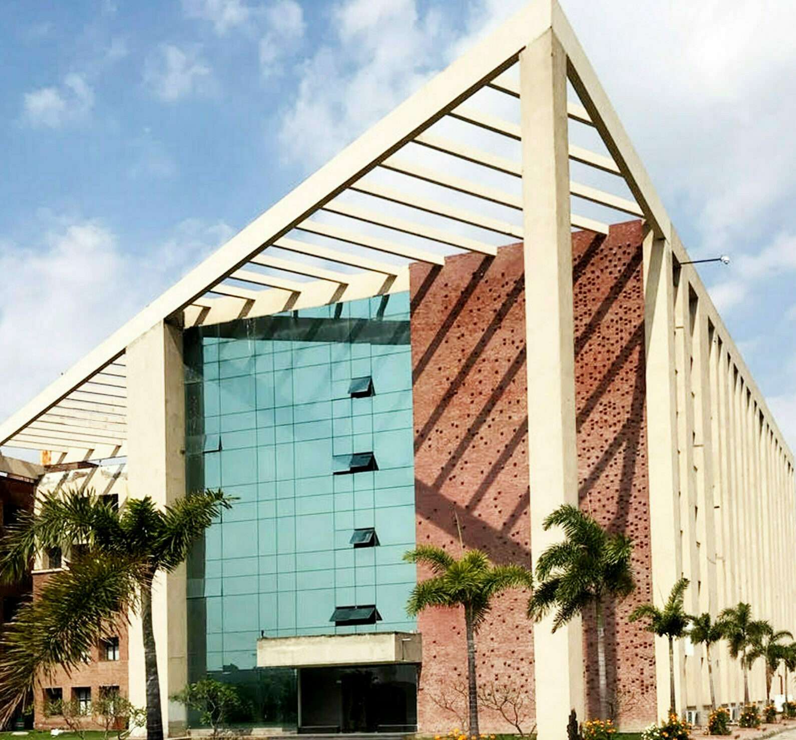 KCC Institute of Technology and Management, Greater Noida